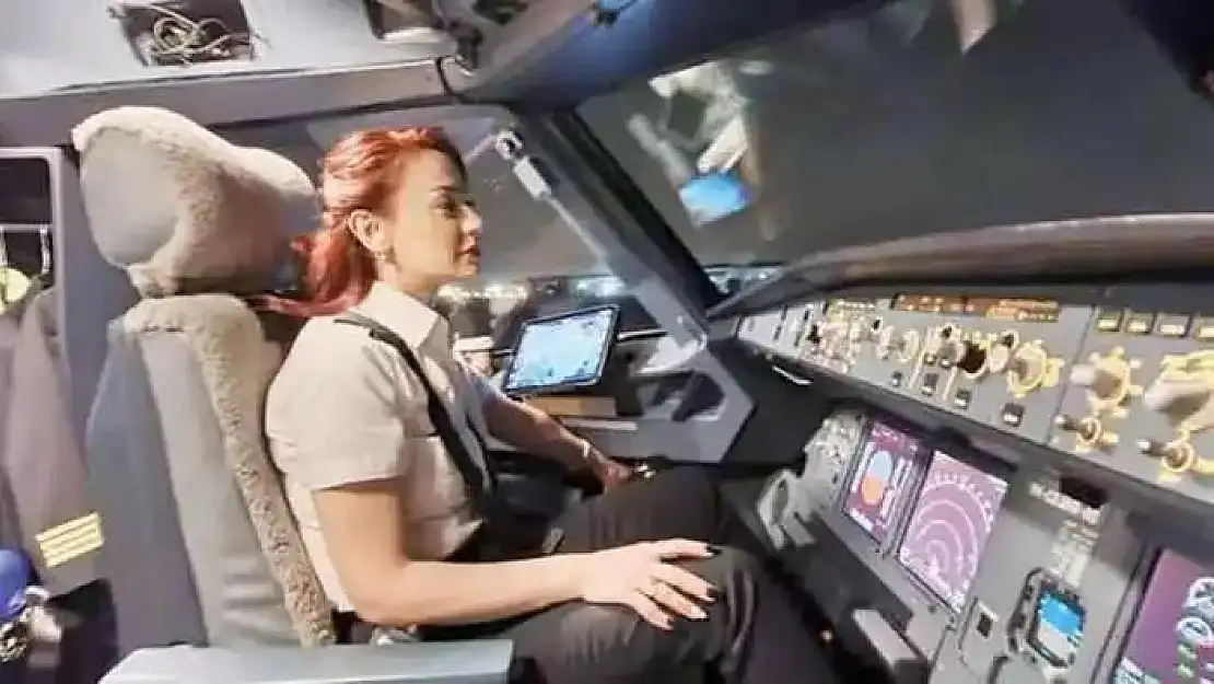 Karşıyakalı pilot uçaktan selektör yaptı