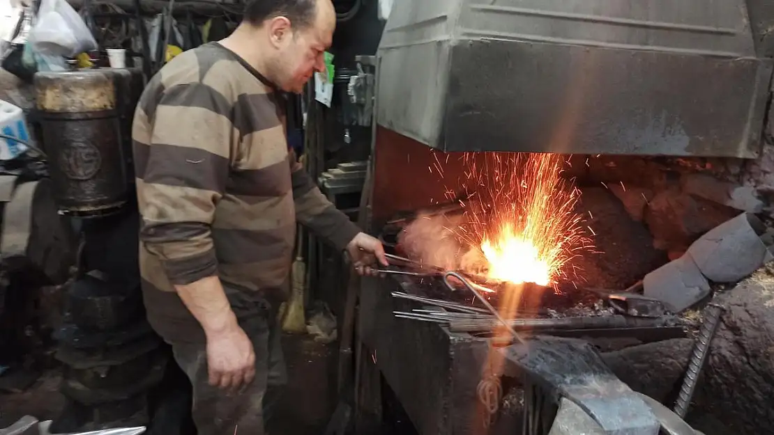 Kaybolmaya yüz tutmuş mesleklerden biri: Demircilik