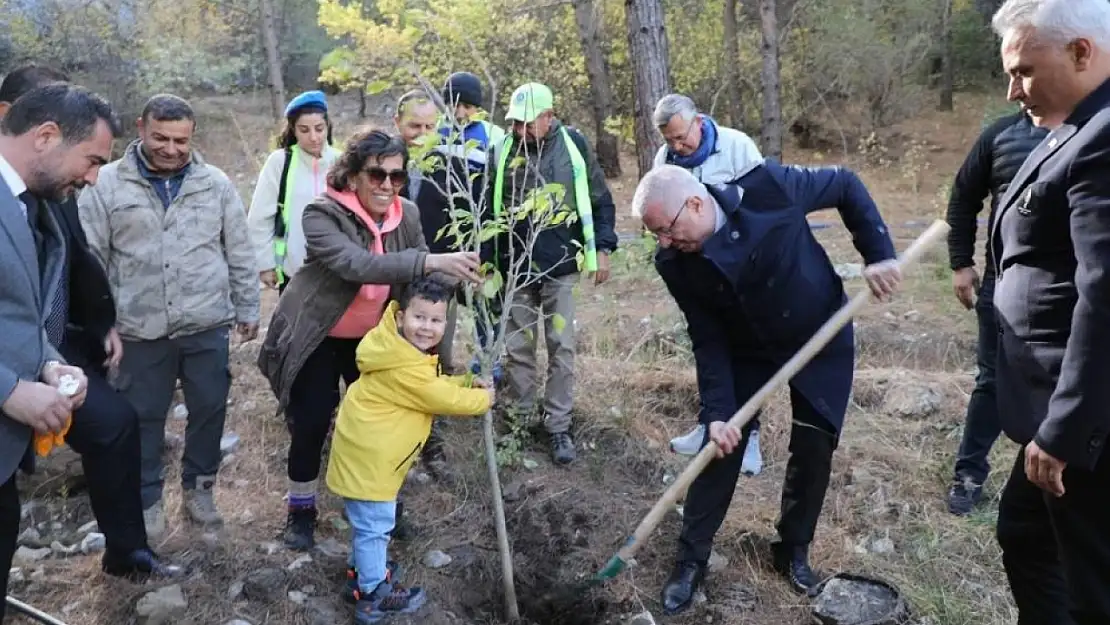 Kazdağları'nda Atatürk'ün anısına fidan dikimi!