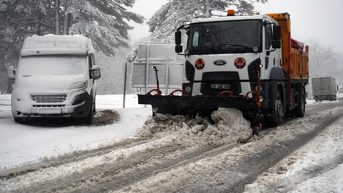 Kazdağları'nda kar yağışı etkili oluyor