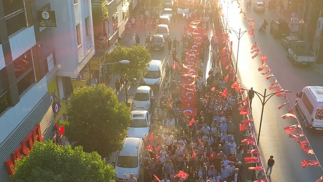 Kemalpaşa'da gençlik ve Cumhuriyet buluştu