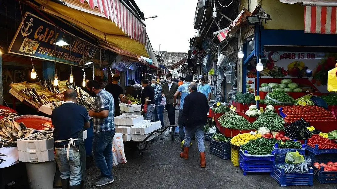 Kemeraltı esnafı gelen zamlar karşısında dertli