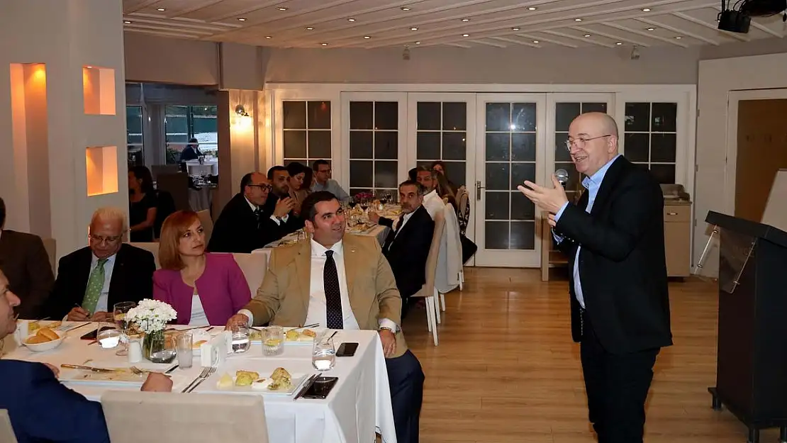 KESİAD'a konuk olan İktisatçı Prof. Uzunoğlu açıklamalarda bulundu