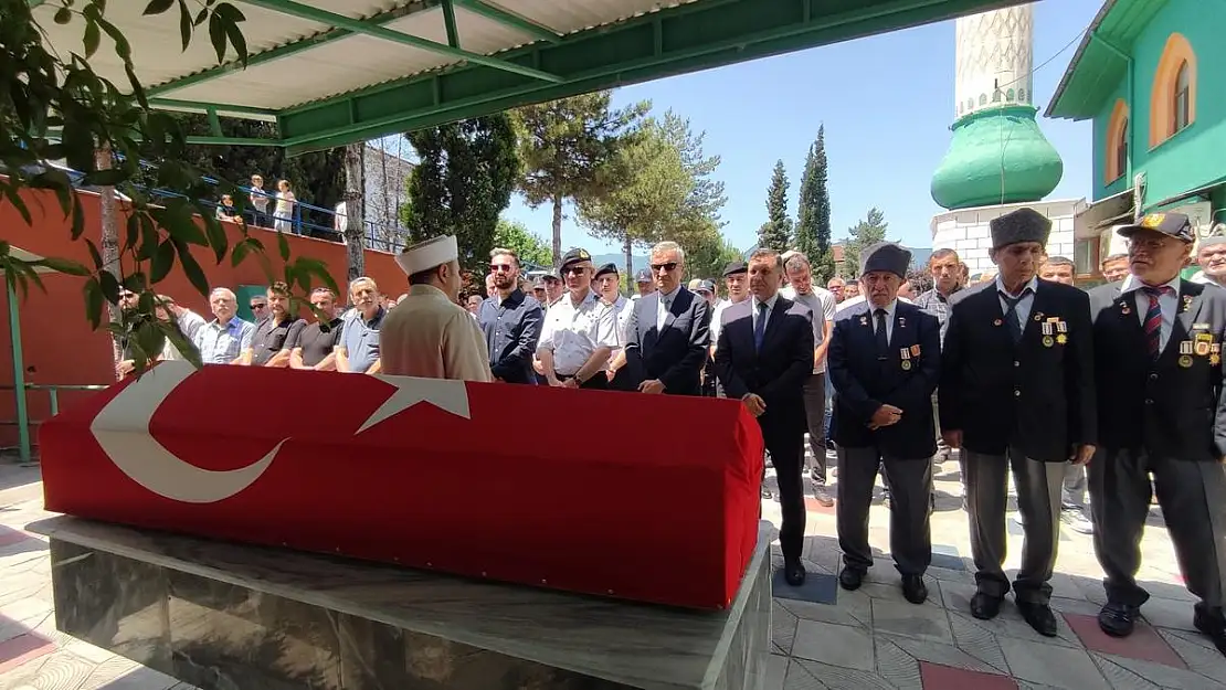 Kıbrıs gazileri sonsuzluğa uğurlandı