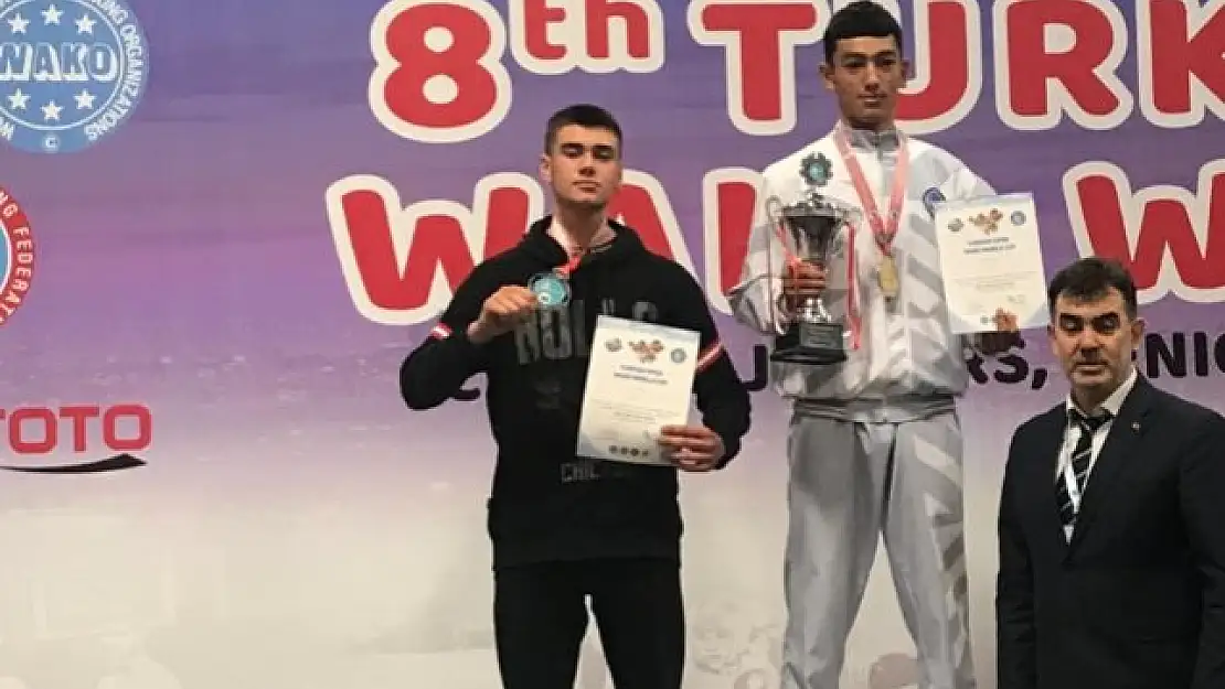 Kick Boks Dünya Kupası Şampiyonası'nda Seferihisar göğüs kabarttı