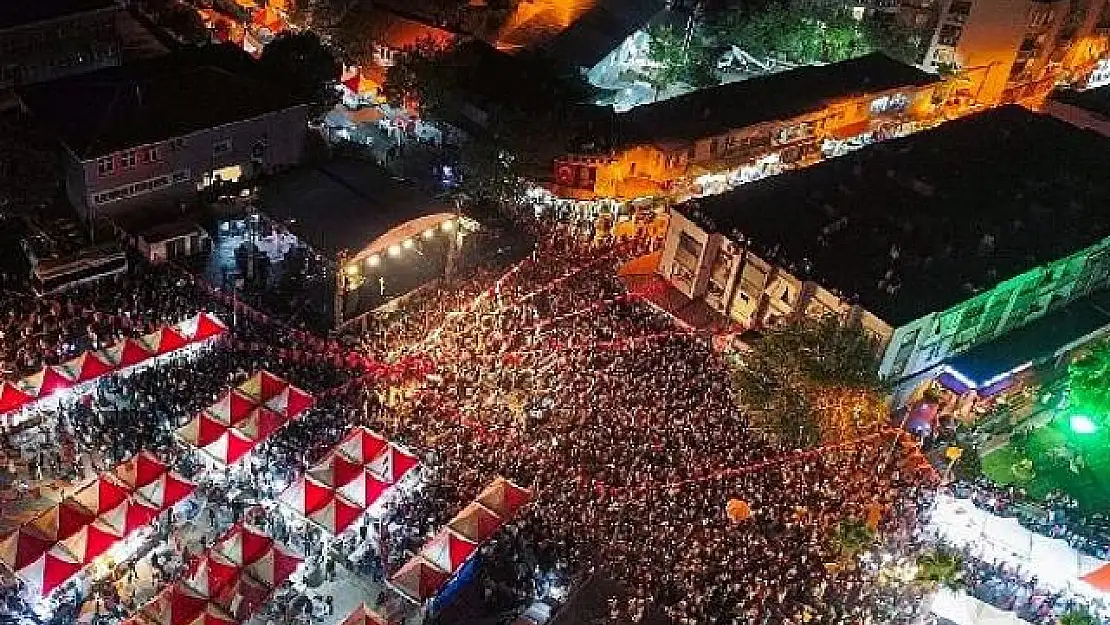 Kınık Hasat Festivali'nde Yıldızlar Geçidi