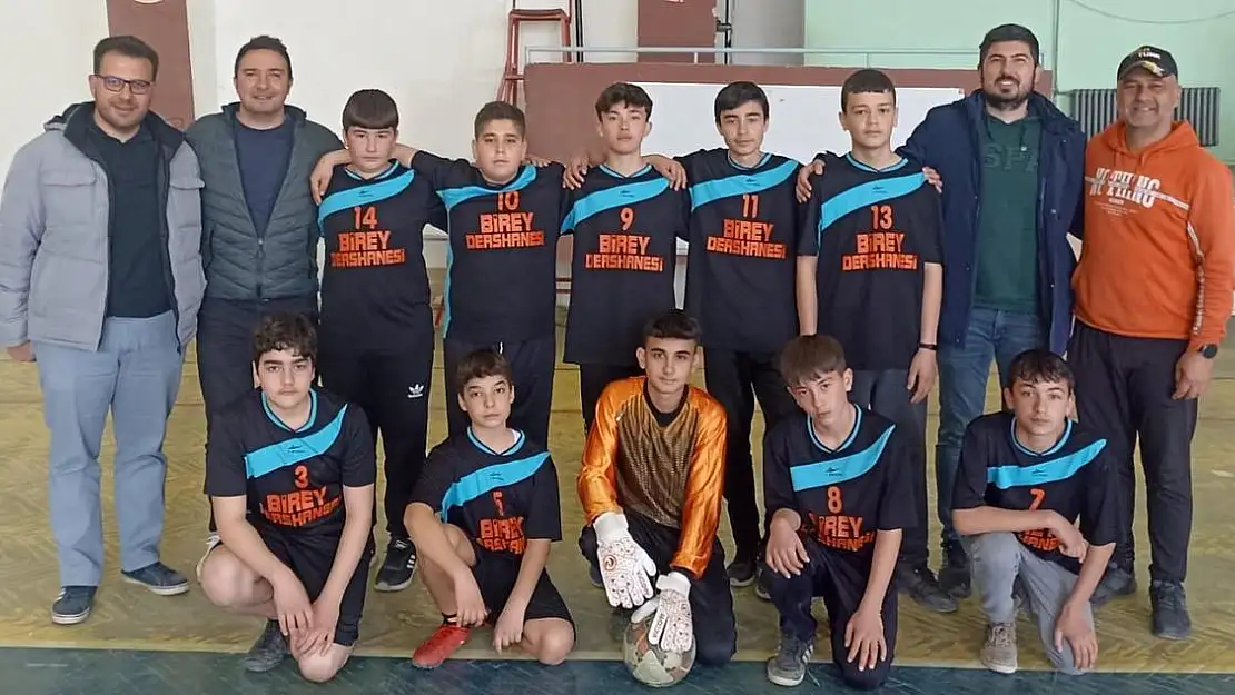 KİRAZ' DA FUTSAL TURNUVASI FİNALLERİ YAPILDI