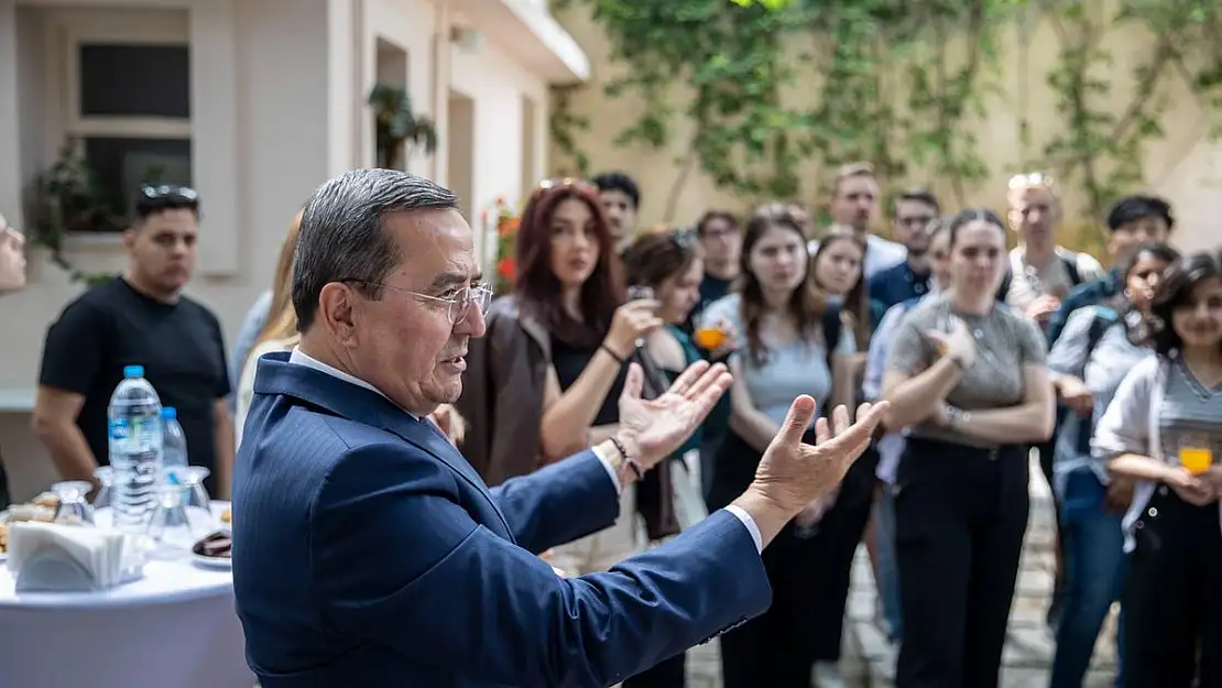 Konak, 11 ülkeden gelen gençleri ağırladı