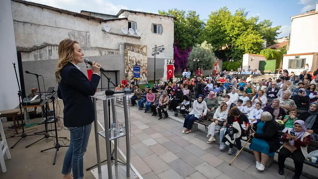 Konak'ta 'Anneler Günü' coşkuyla kutlandı