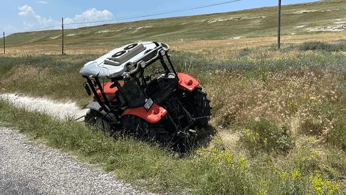 Kontrolden çıkan traktör sulama kanalına girdi: 2 kişi yaralandı