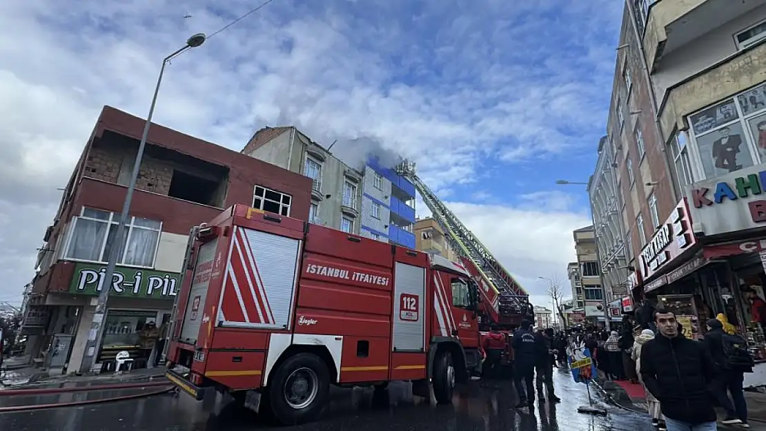 Korku dolu anlar: Bir binada yangın çıktı!