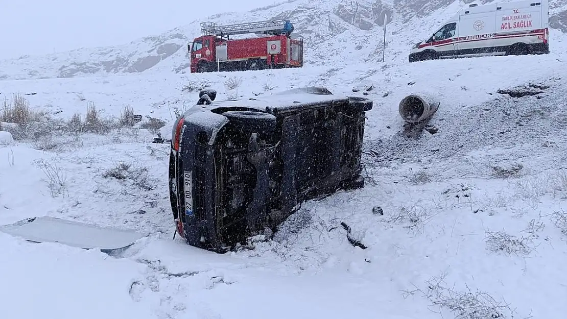 Korkunç kaza! Minibüs şarampole yuvarlandı… 4 kişi yaralandı…