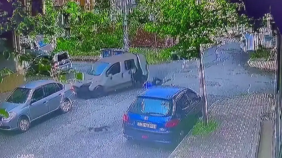 Korkunç kaza! Ticari araç ile motorsikletli çarpıştı…