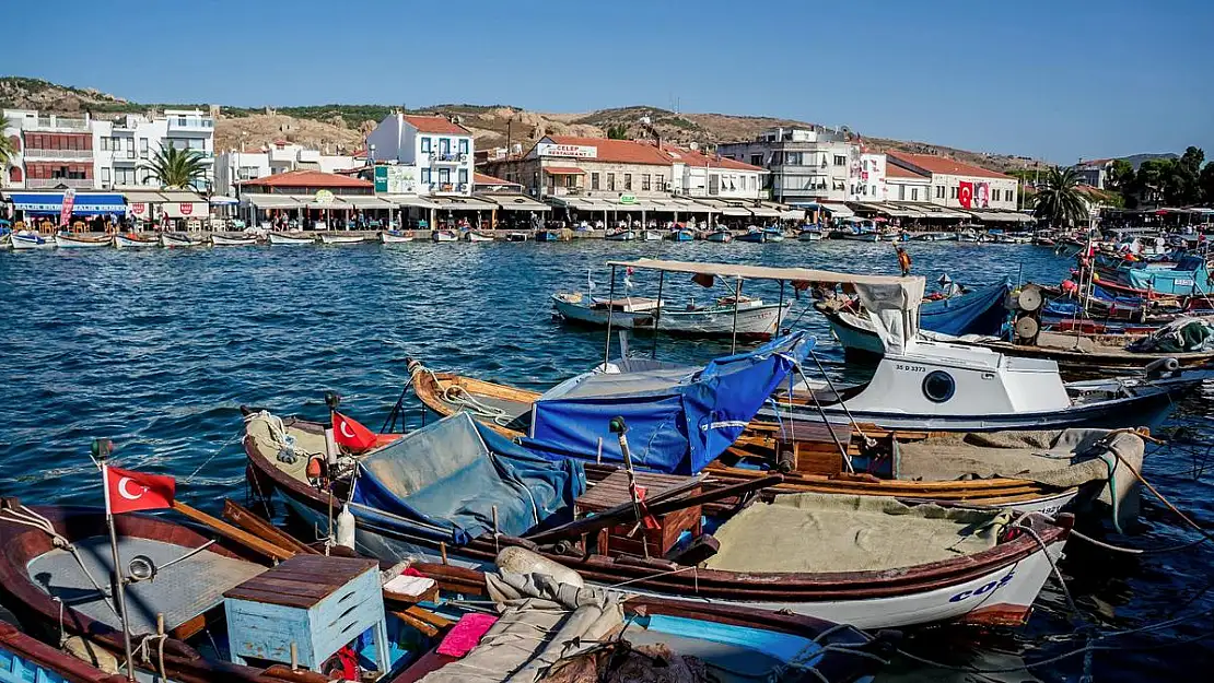 Küçük ve şirin bir tatil beldesi: Foça