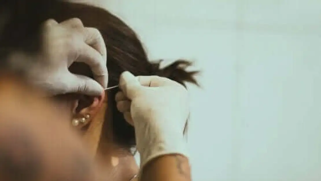 Kulak Piercing'i riskleri nelerdir? Uzmanlar hangi sağlık uyarılarında bulunuyor?