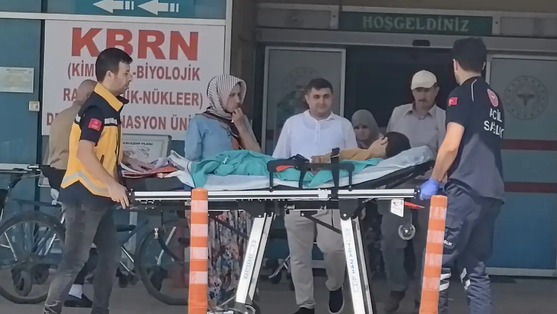 Kurban bıçağı 7 yaşındaki çocuğun sırtına saplandı!