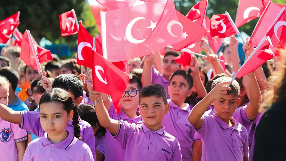  Kurtuluş coşkulu bir törenle kutlandı