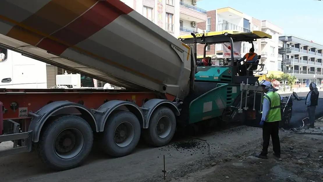 Kuşadası Davutlar’da yollar yapılıyor