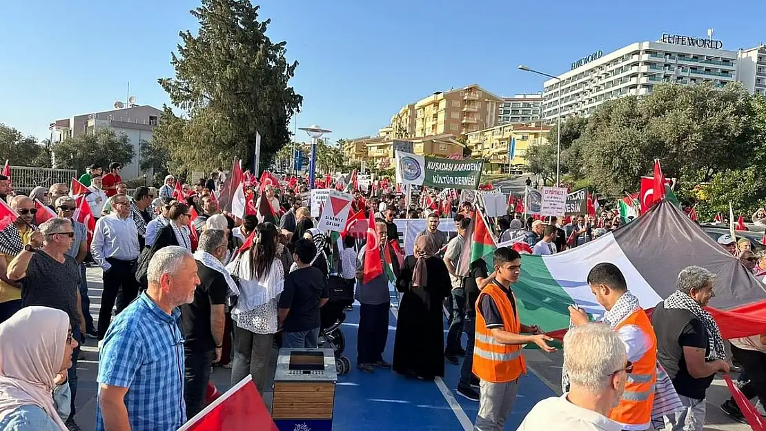 Kuşadası'nda halk Filistin’in özgürlüğü için yollara döküldü