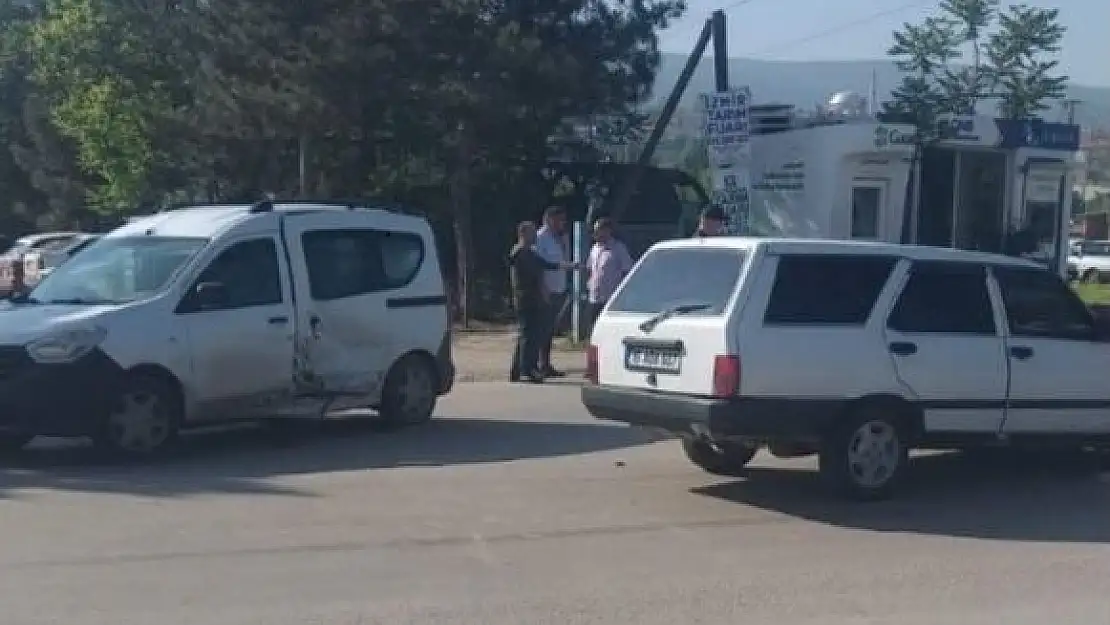 Kütahya'nın Tavşanlı ilçesinde trafik kazası 3 yaralı