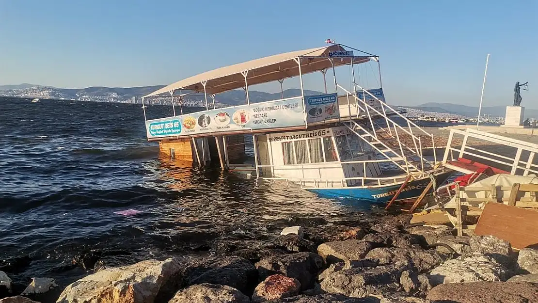 Kuvvetli lodos tekneyi yan yatırdı