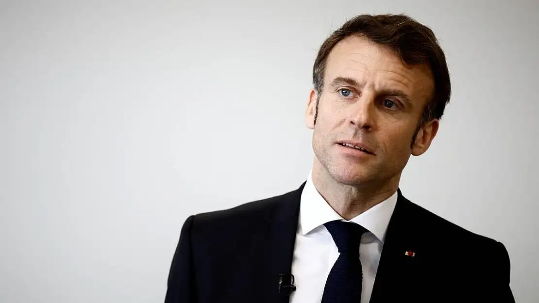 Macron’dan ebeveynlere ve sosyal medyaya çağrı!