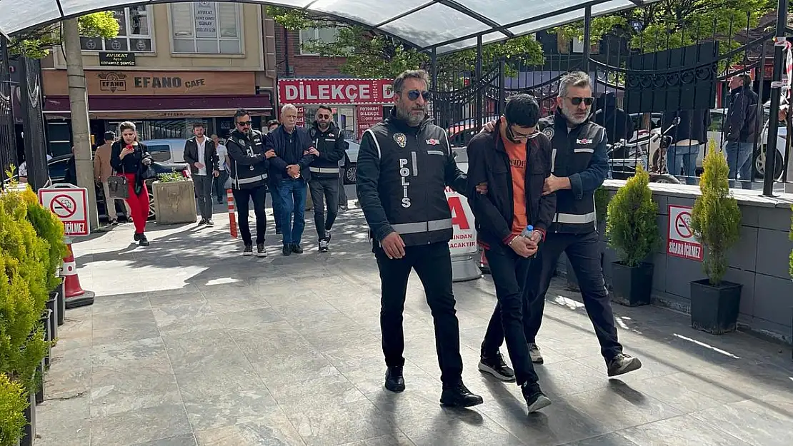 'Mahzen-40' operasyonunda baba ve oğlu yakayı ele verdi!