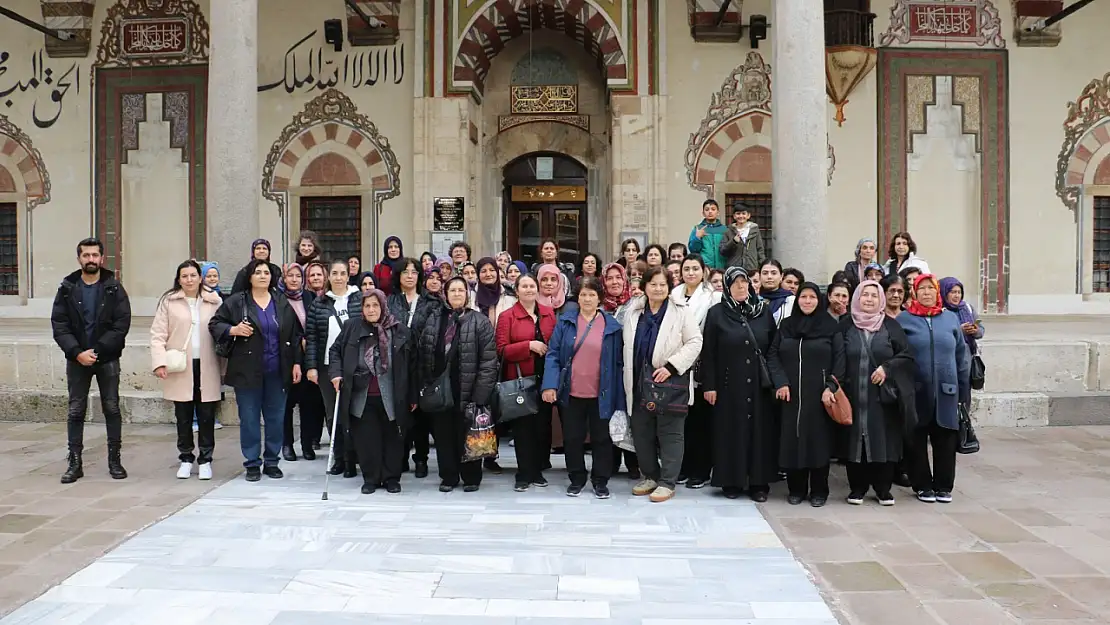 Manisa Büyükşehir'den yüzlerce kadına kültürel gezi: Nasıl katılabilirsiniz?