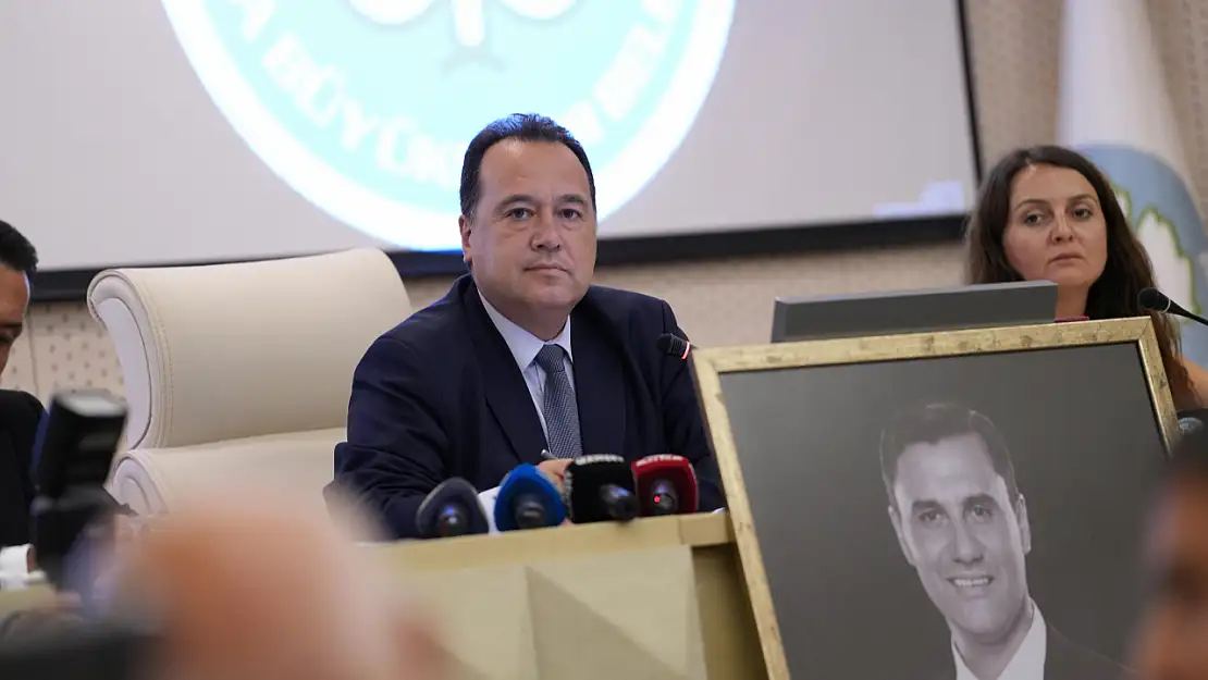 Manisa Büyükşehir Meclisi Ferdi Zeyrek'siz ilk kez toplandı