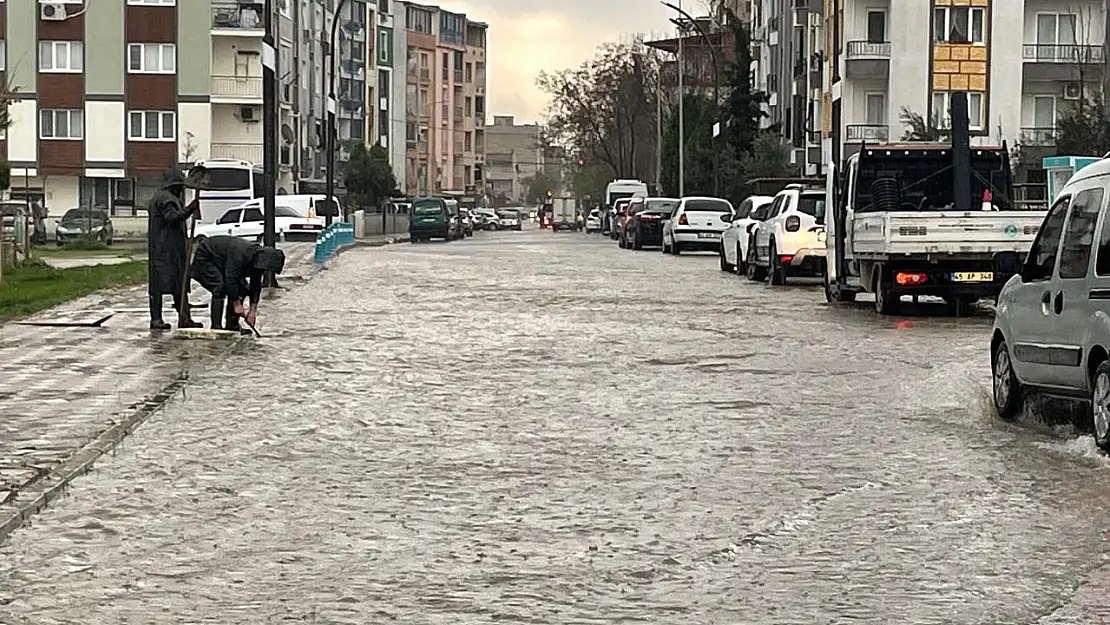 Manisa'da 10 Mayıs hava durumu: Dışarı çıkmayın!