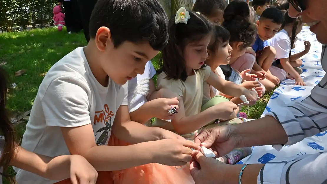 Manisa'da doğaya umut eken etkinlik: Tohumlar peçetelere sarıldı!