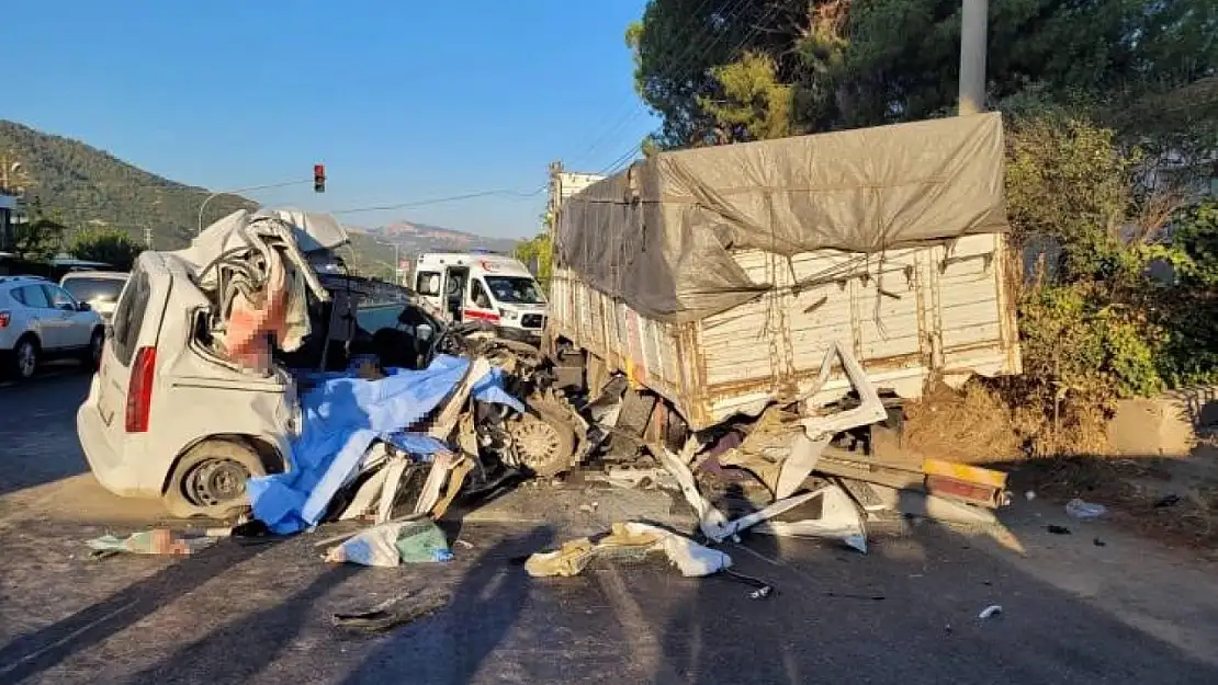 Manisa'da trafik kazası: 4 ölü