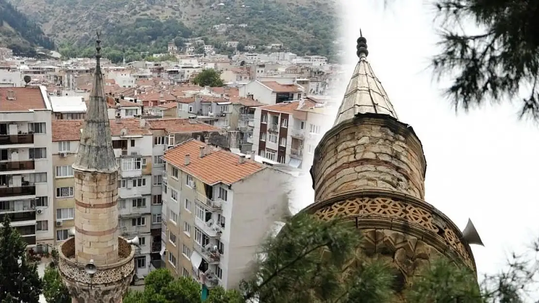 Manisa’da bulunan 500 yıllık caminin yıpranan minaresi vatandaşları korkutuyor