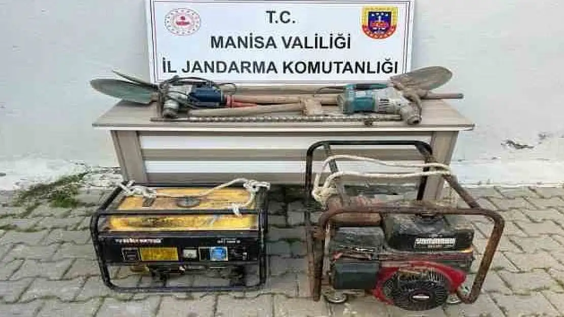 Manisa’da kaçak kazı ihbarına giden jandarma patlayıcı ele geçirdi