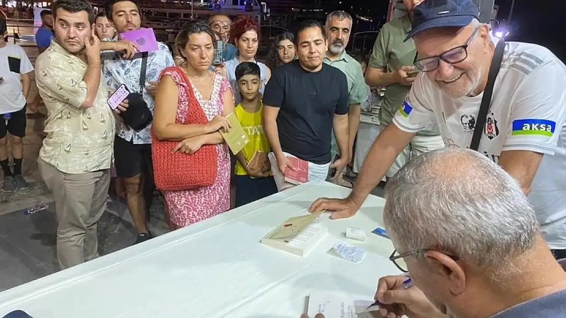 Marmaris’te kitap sevenler buluştu