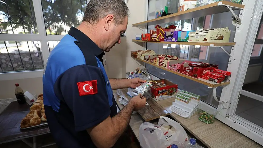 Menderes Belediyesi görev başında, okullara denetim