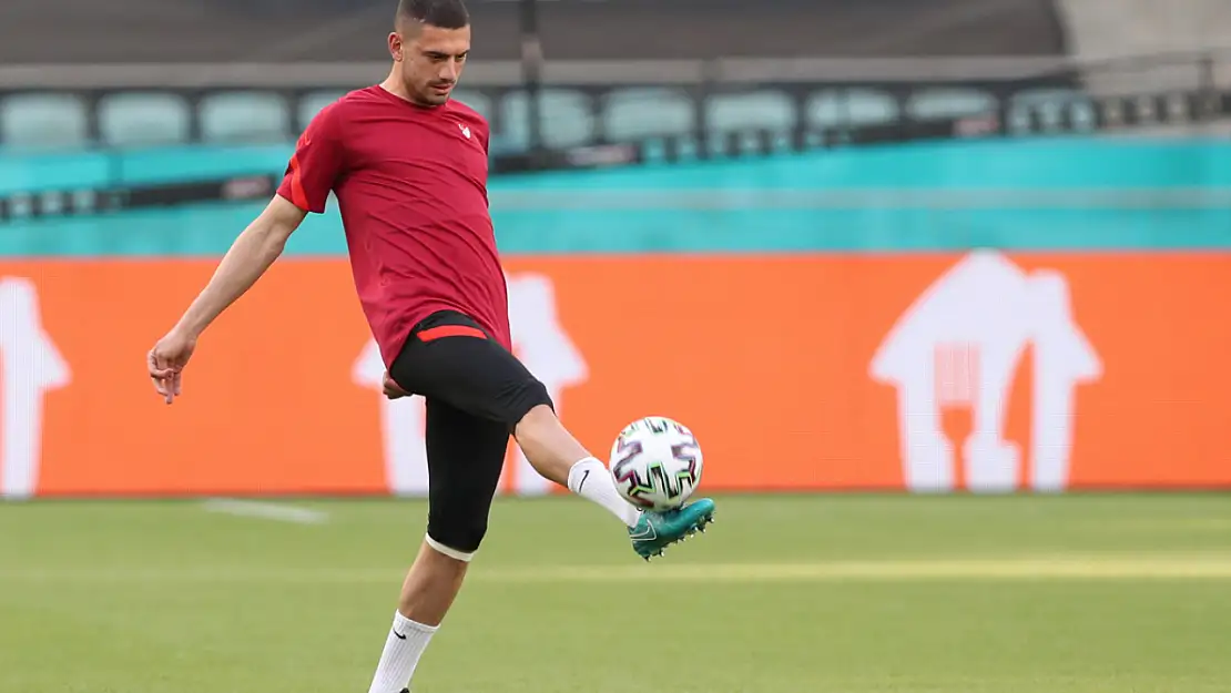 Merih Demiral'dan Fenerbahçe'ye kötü haber