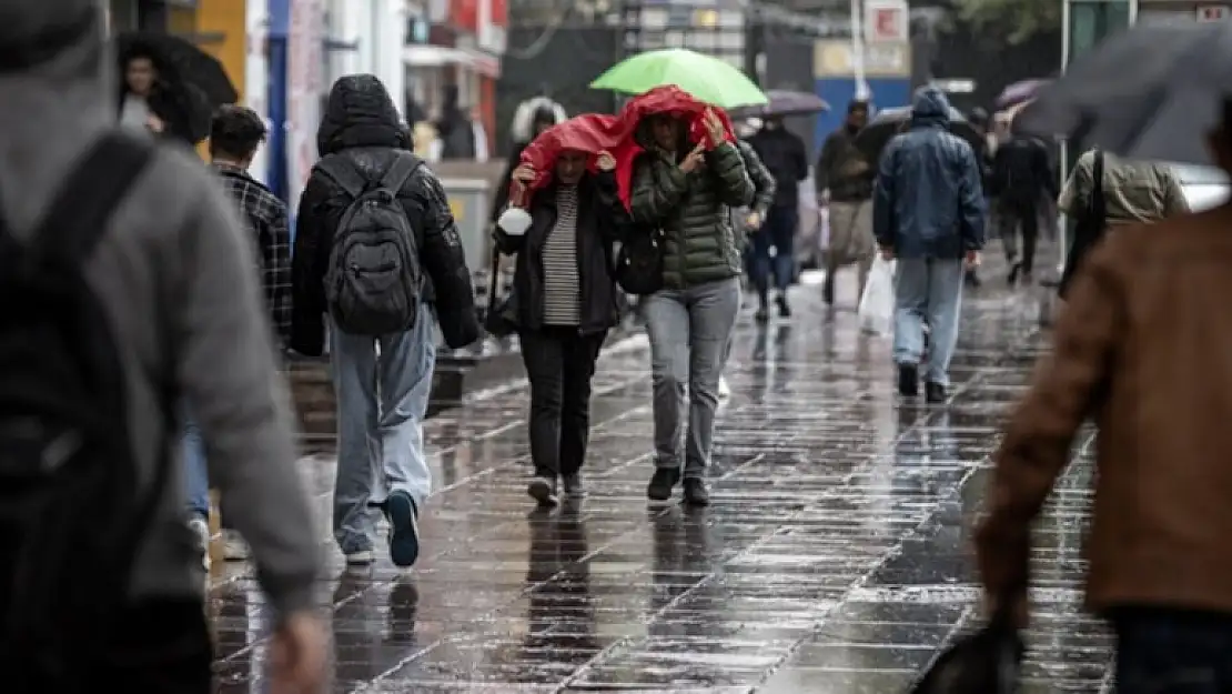 Meteoroloji 11 İli Uyardı: Bardaktan Boşalırcasına Yağmur Geliyor