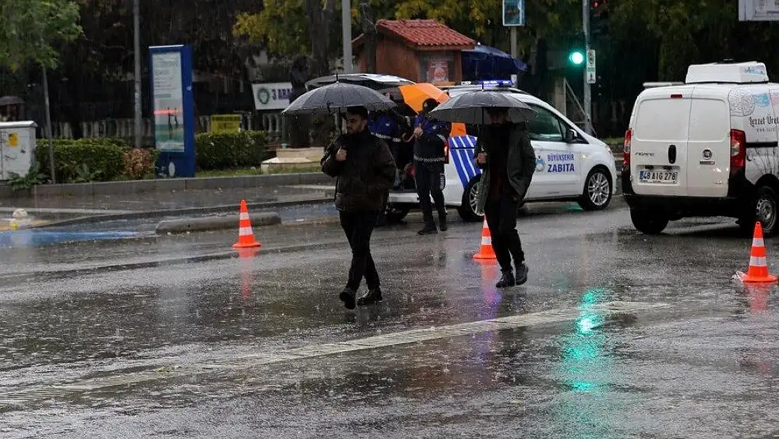 Meteoroloji bu bölgeleri uyardı: Kuvvetli geliyor!