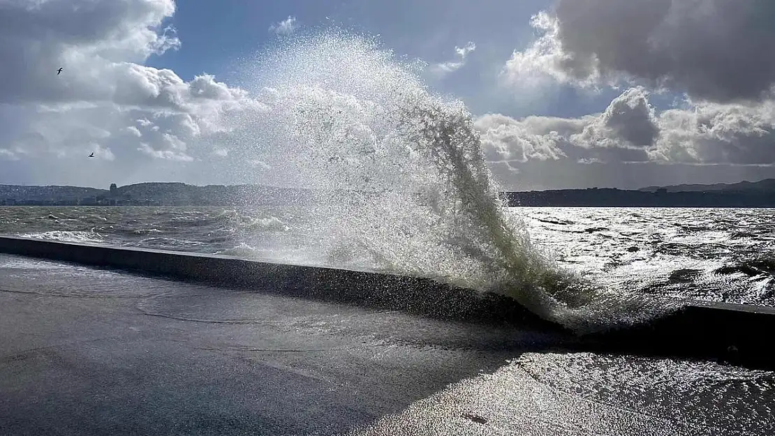 Meteoroloji uyardı! İzmir dahil 76 ilde sarı ve turuncu alarm