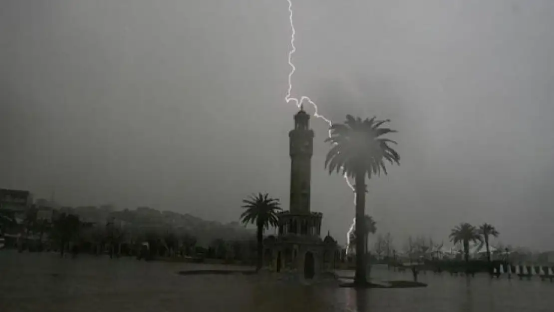 Meteoroloji uyardı, İzmir’e kuvvetli sağanak yağış geliyor