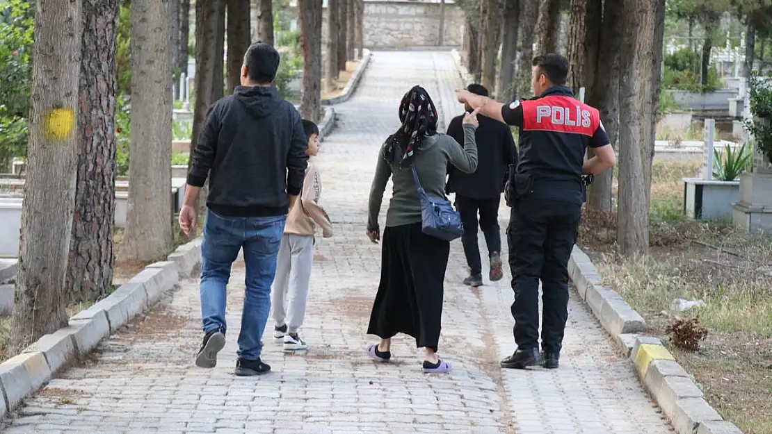 Mezarlıktan bebek ağlama sesi geldi: polisi harekete geçti