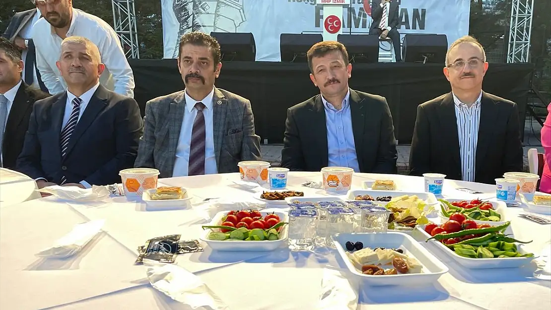 MHP İzmir İl Başkanlığı iftar programı düzenledi