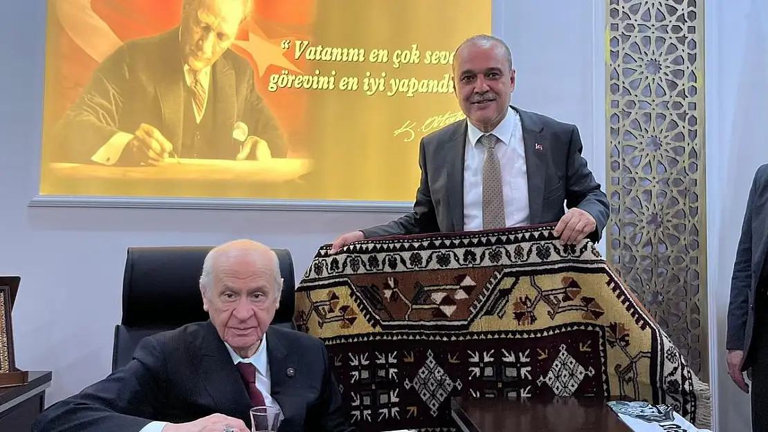 MHP lideri Bahçeli, miting sonrası Ortaca Belediyesi’ni ziyaret etti