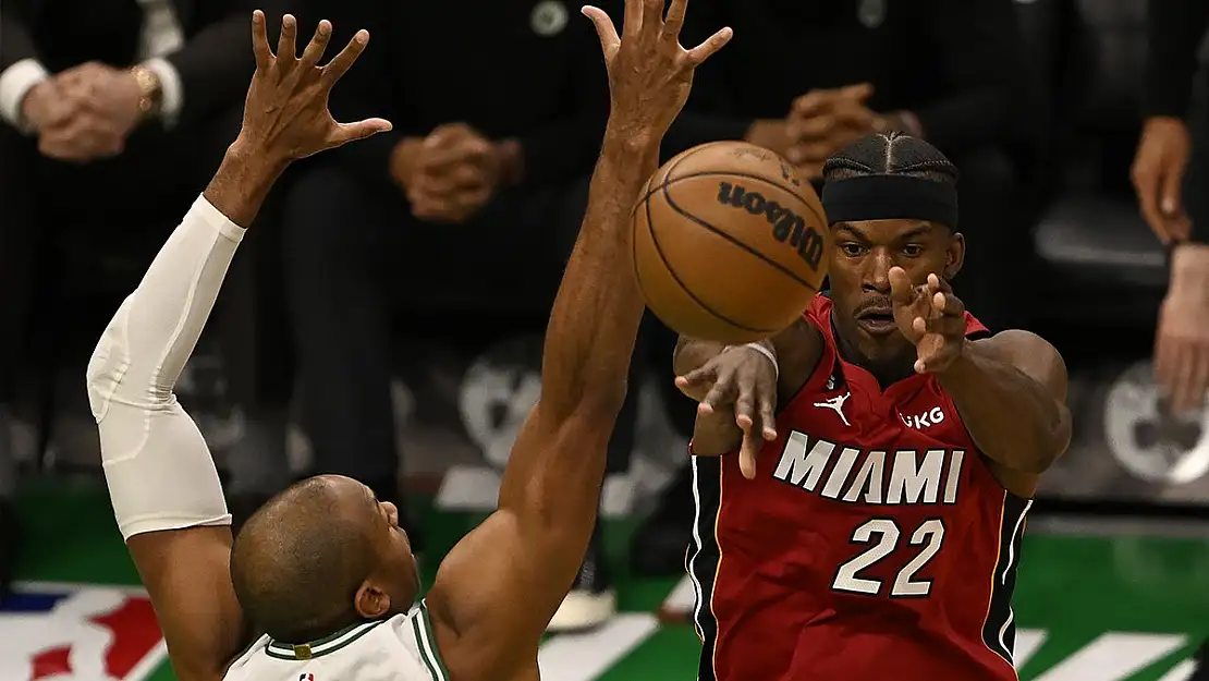 Miami Heat, Boston Celtics karşısında serinin ilk maçını galibiyet ile kapattı.