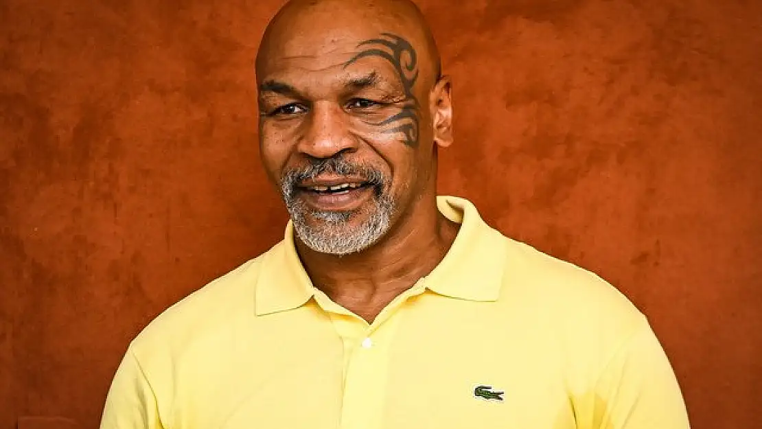 Mike Tyson uçak yolculuğunda rahatsızlandı