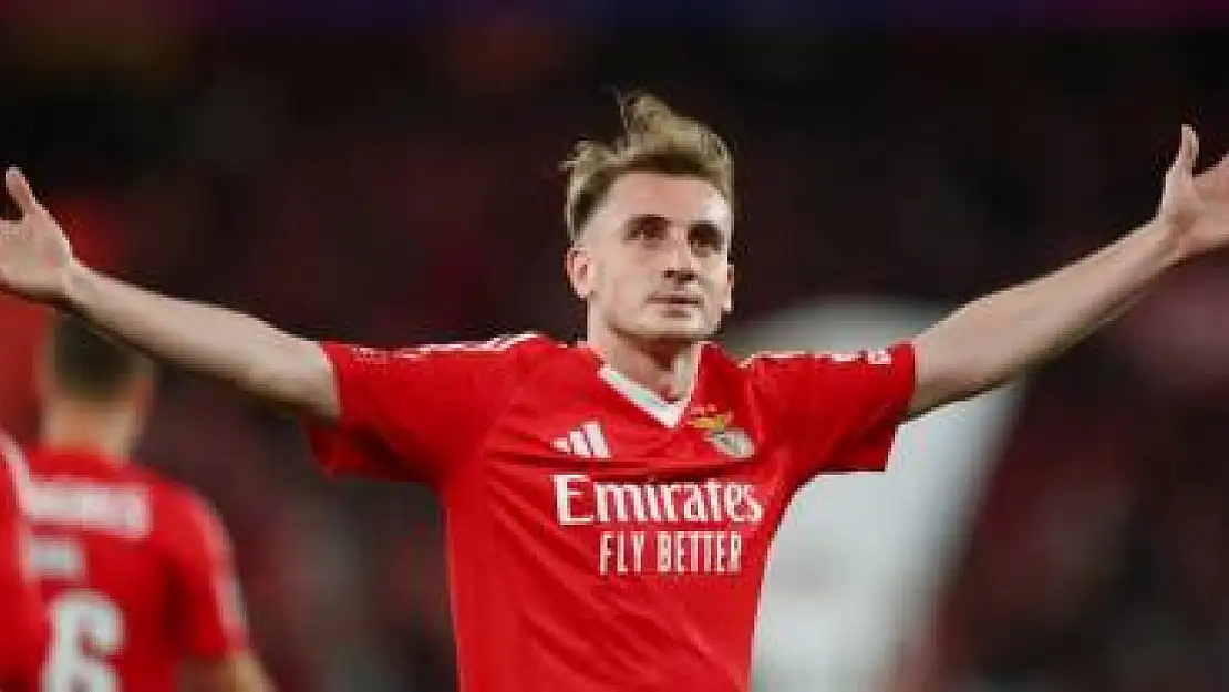 Milli futbolcu Kerem Aktürkoğlu sürpriz düğünle evlendi