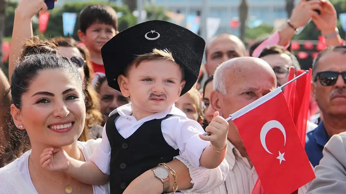 Milyonlar Türkiye Cumhuriyeti’nin 100. Yılını coşkuyla kutladı