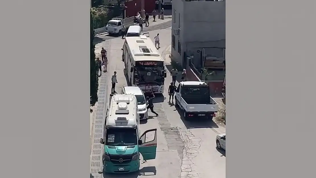 Minibüs şoföründen bıçaklı saldırı