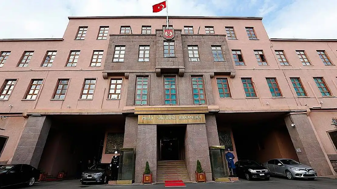 MSB'den unutanlara mesaj: KKTC ve Türk bayrağı birlikte dalgalandı!